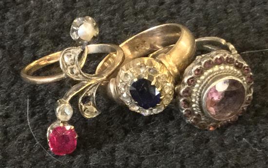 Sapphire and diamond ring, gem set upfinger ring & a silver and amethyst ring